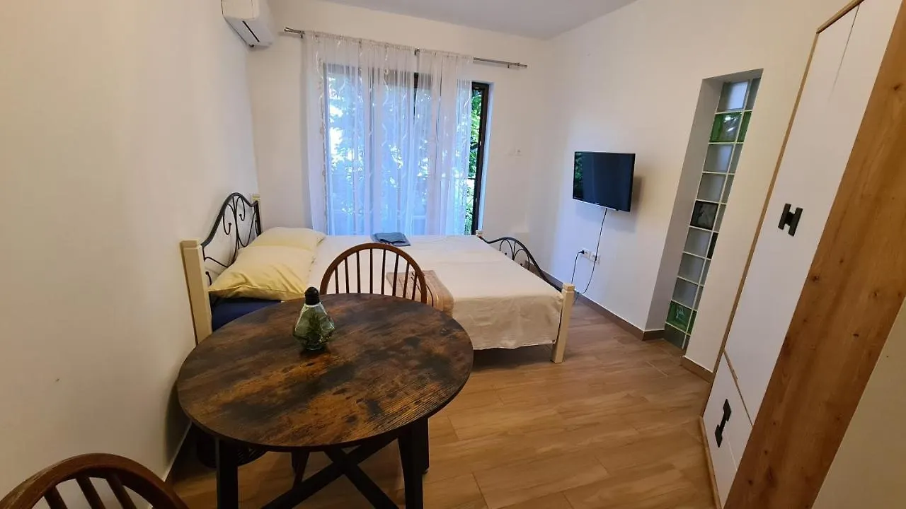 Mila Holiday Apartments Porec